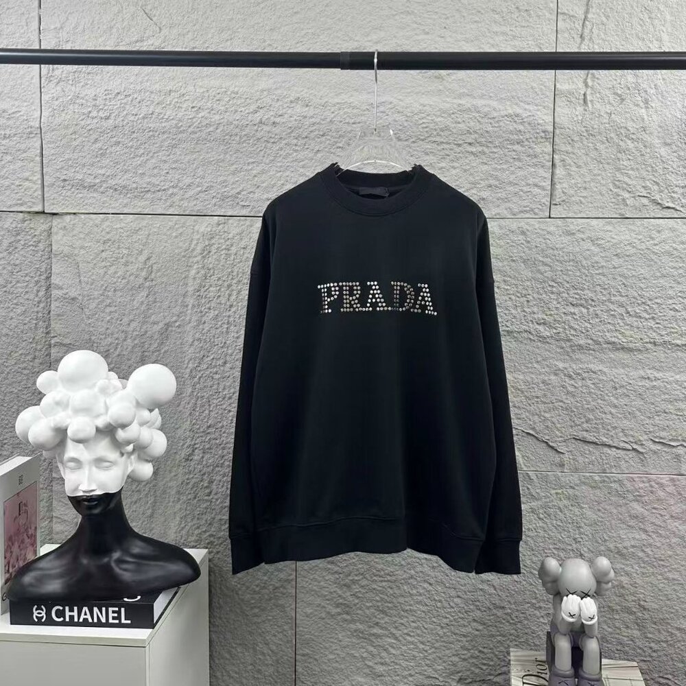 Prada black top   size  L